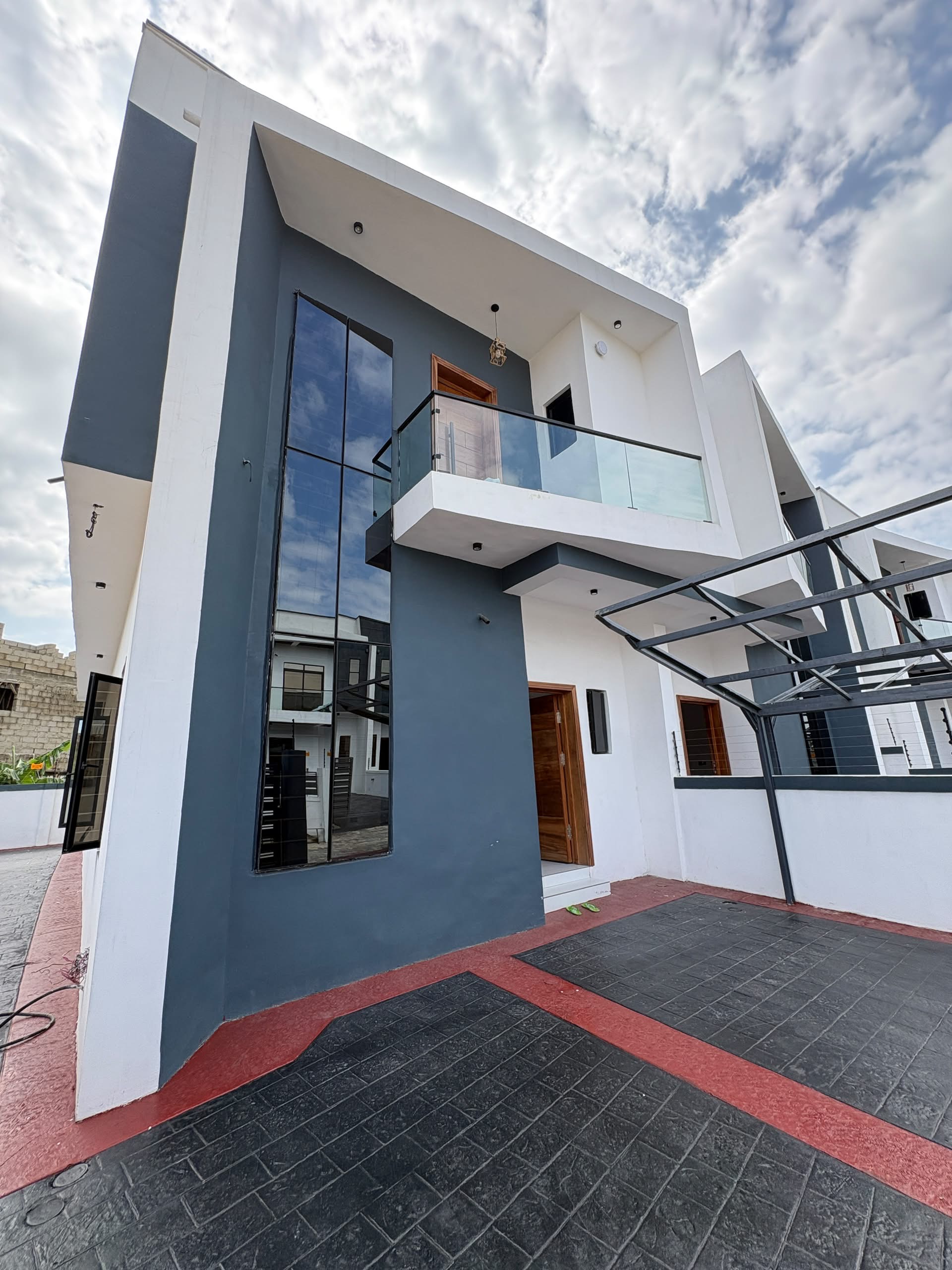 Brand new 4 bedroom semi detached Duplex